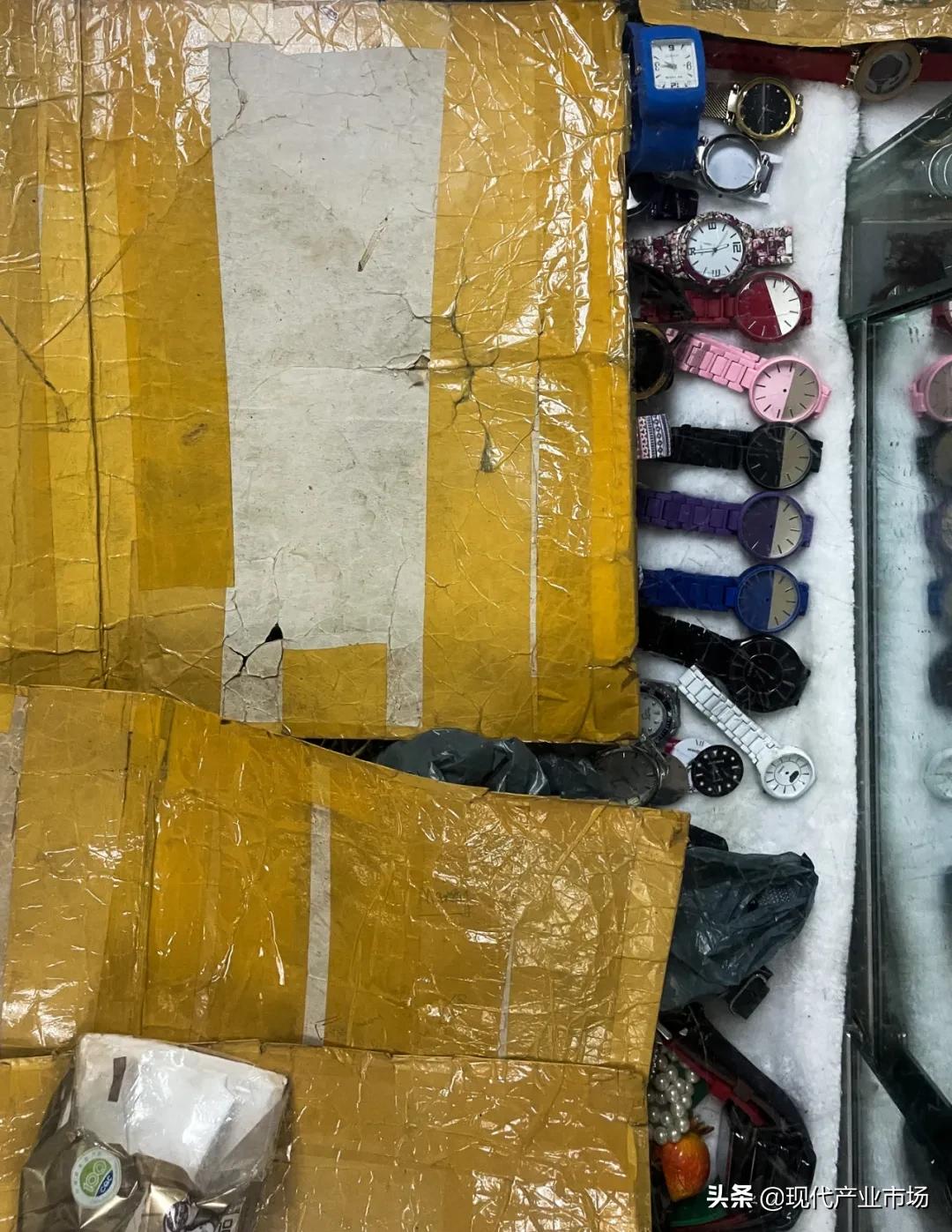 中国最大的钟表城，不想输给时间