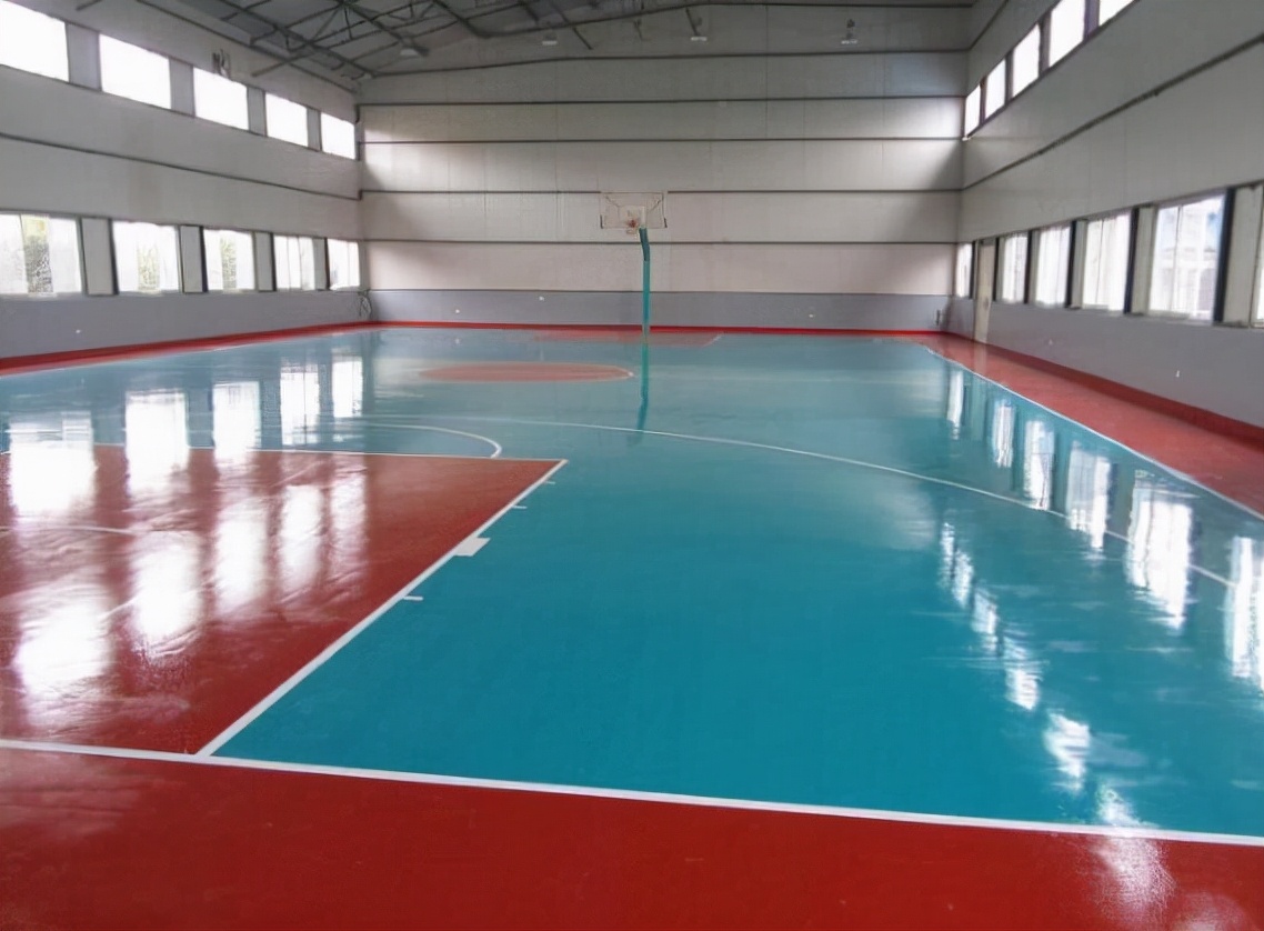 建一个篮球场半场价格,建一个篮球场最低需要多少钱