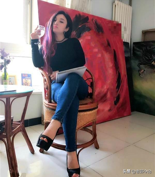 最大胆最性感的女画家，人体油画以自己为模特