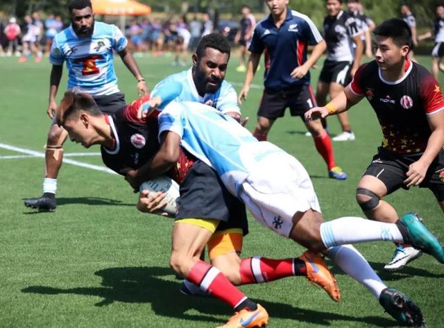 千人晚宴、体育狂欢、明星路演……玩转校园文化，尽享大学魅力！