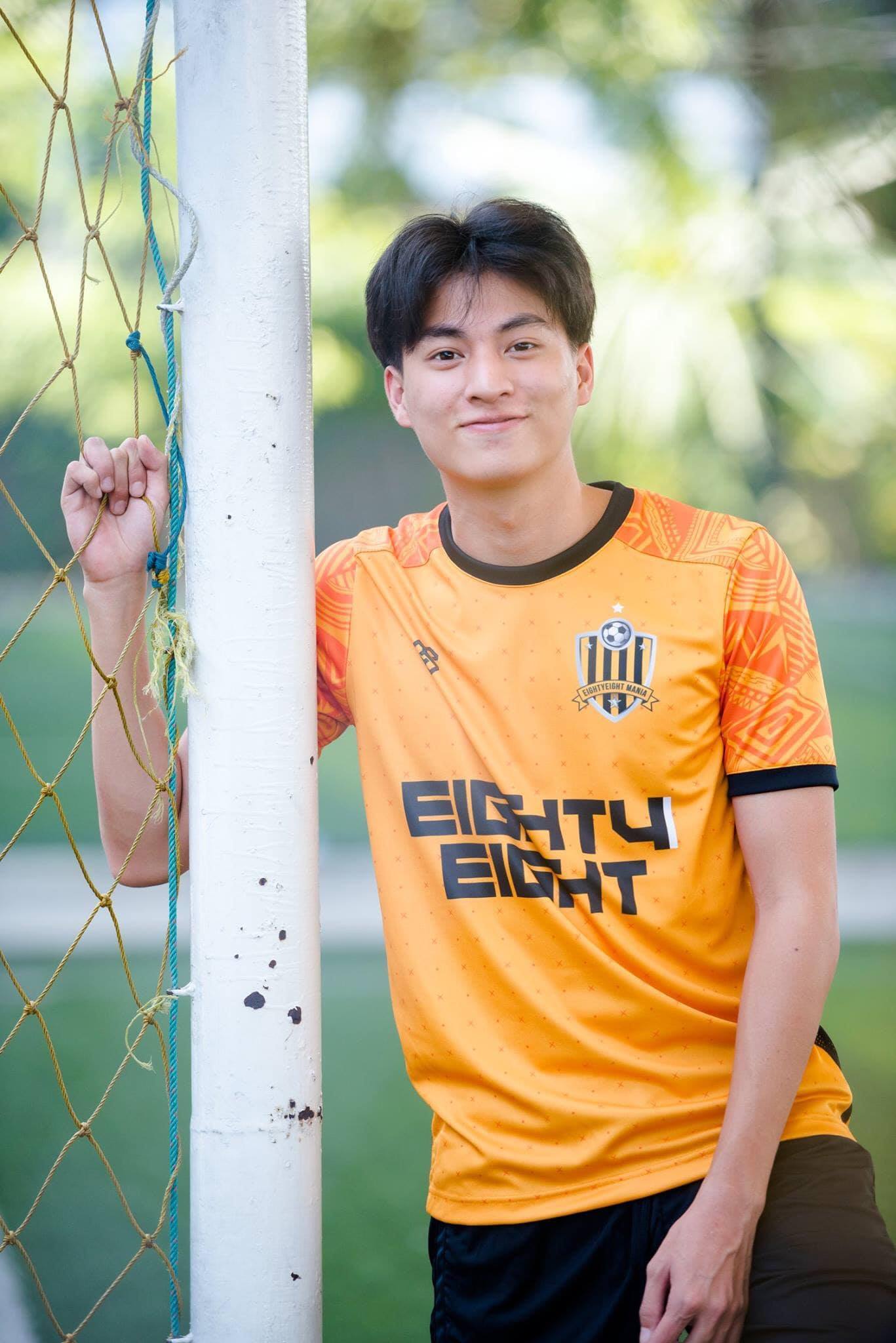 足球少年糕卡娜：热爱足球的他快乐无比