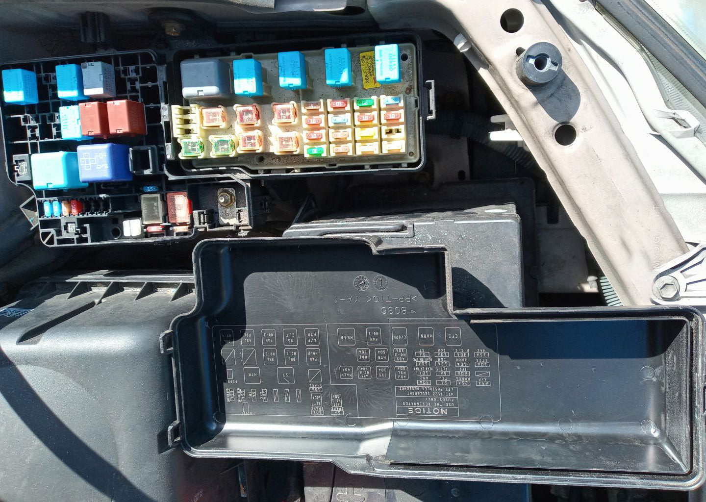 轿车散热风扇不转导致开锅,汽车散热器开锅怎么解决