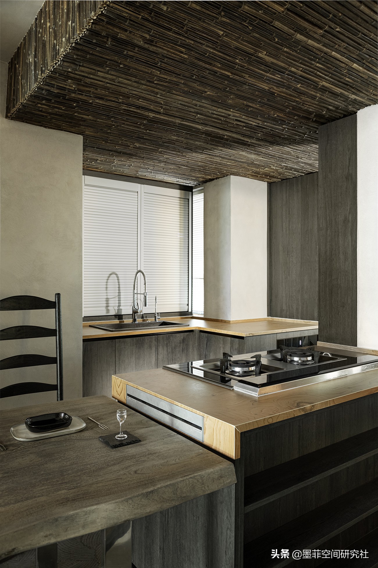 墨菲的家|客厅里有个“坑”,我的新材料试验场