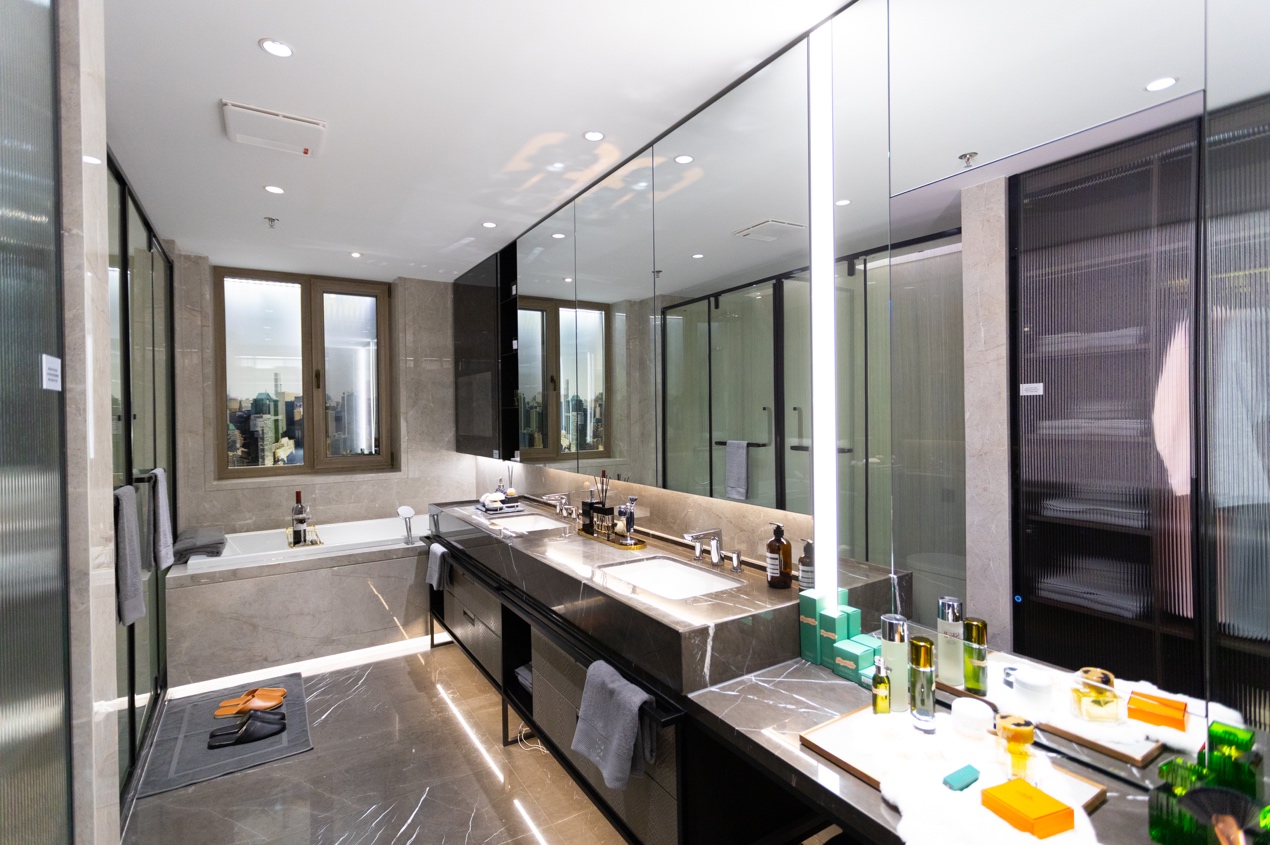 美的君兰江山180平的是清水房吗,美的君兰江山300平方平层二手