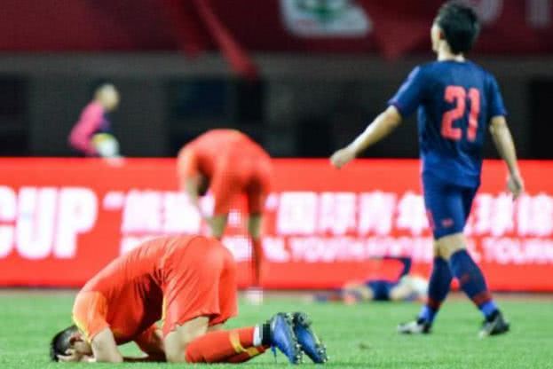 熊猫杯受辱+亚预赛失利+集训期外出饮酒，史上最差国青实至名归