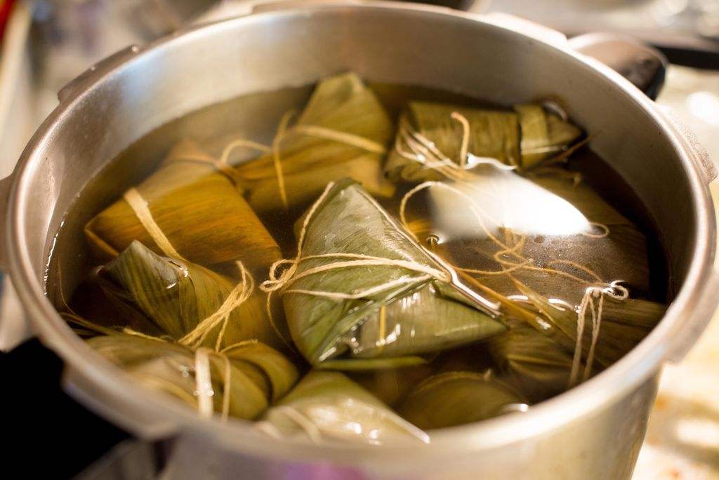 碱水粽子如何煮才能软糯,碱水粽子怎么煮才能软糯