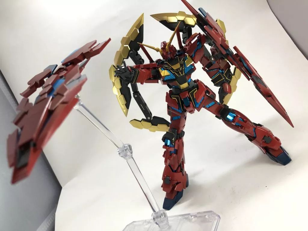 可以变形两种形态的独角兽高达,可以变换形态的独角兽高达