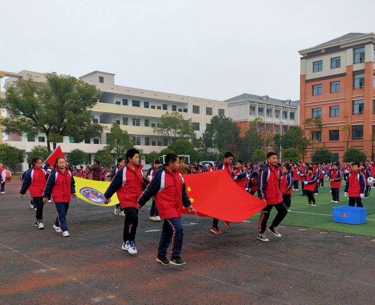 阳光成长快乐生活,阳光锻炼快乐成长