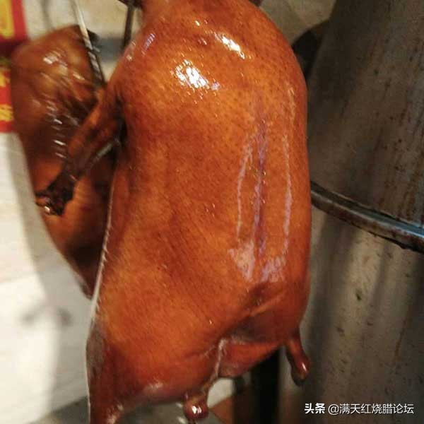 广式烧鸭表皮厚脆，烧鸭做法细节详解，简单方法一招秒解