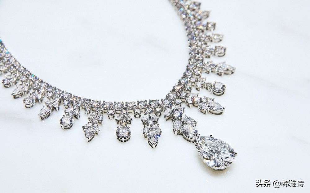 ladygaga戴的黄钻,ladygaga19年奥斯卡佩戴的珠宝