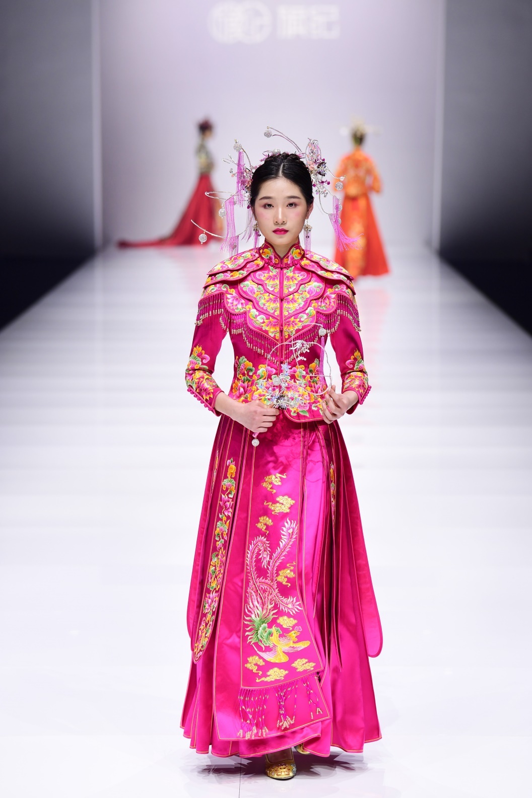 中式“新时尚”旗纪高定之美，上海时装周完美演绎