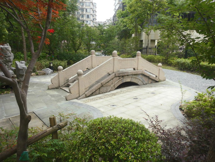 租界公园、跑狗场、卷烟厂，这条马路“活化石”太多