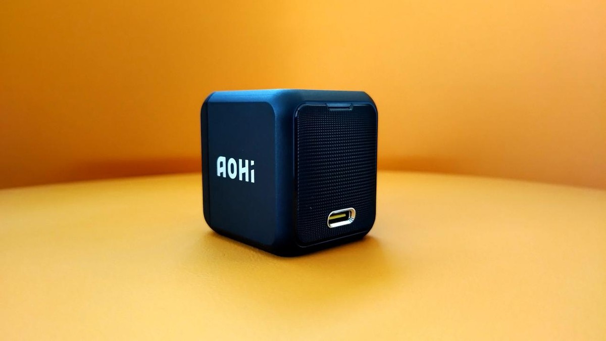 充电效率飞彪，体积小到逆天竟然还比苹果原充小60%AOHi65W体验