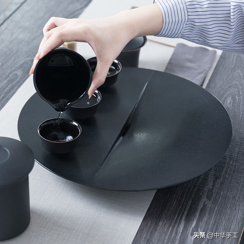 茶盘喝茶的正确方法,喝茶怎样选茶盘