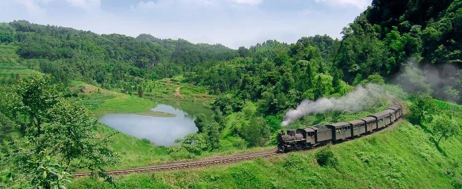 旅游蒸汽轨道观光小火车,中国最美的旅游观光小火车