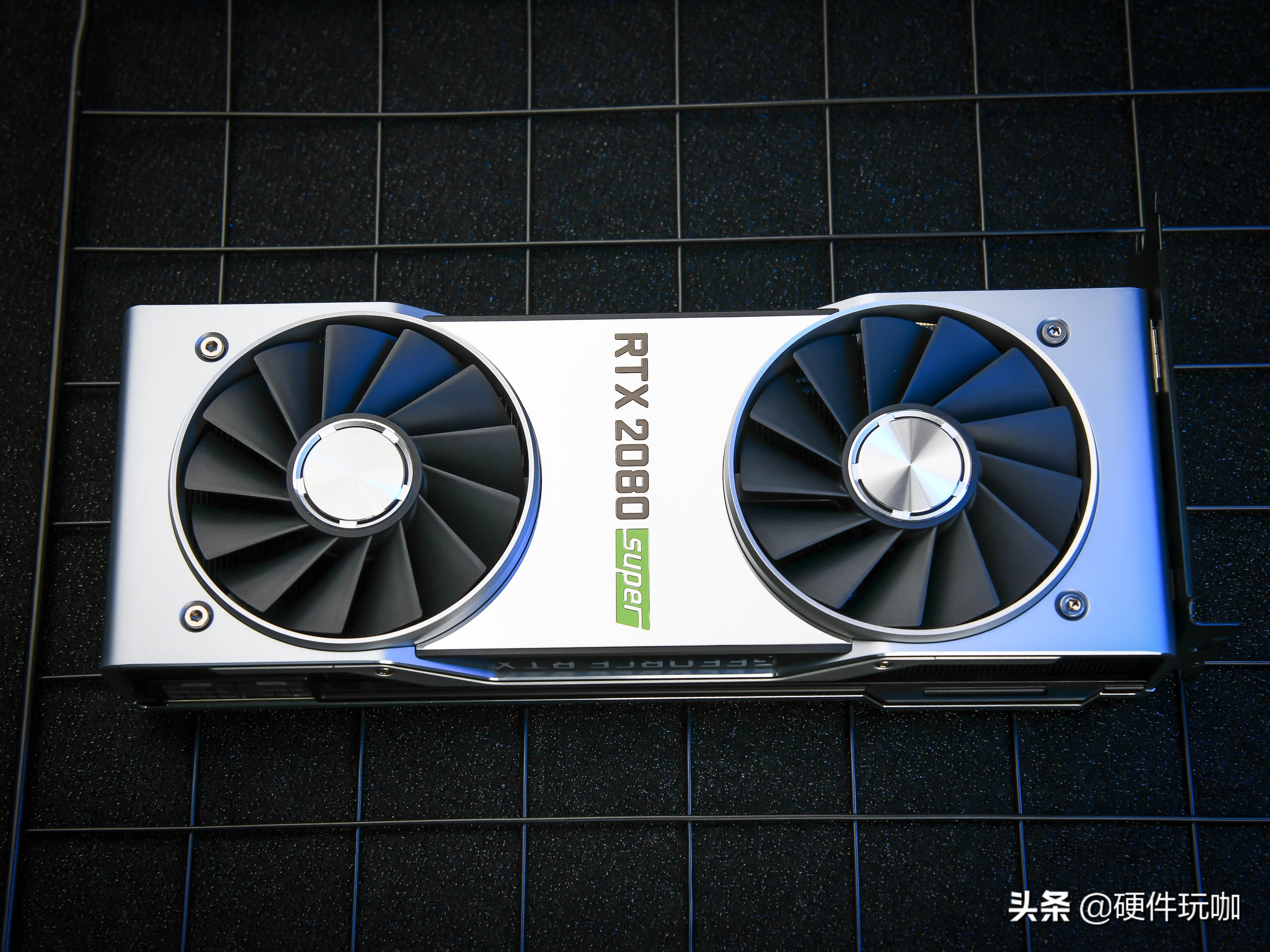 amd公版显卡与非公版有什么区别,公版显卡为什么那么少