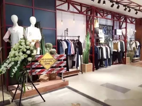 对比阿依莲、CCDD，这个少淑女装更受90、95后的青睐