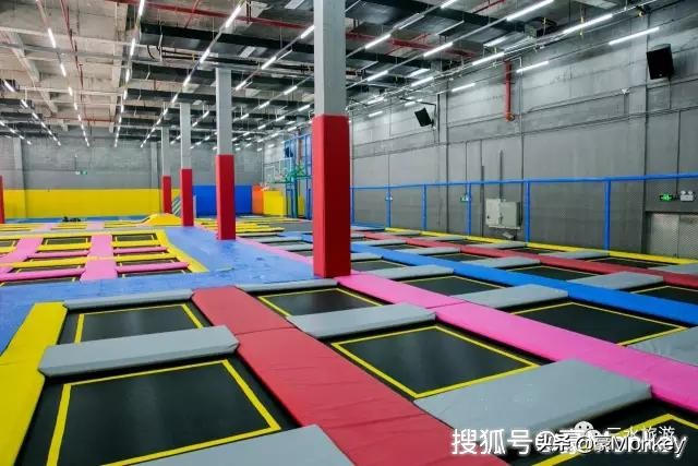 三水新昌奥特莱斯,新昌奥特莱斯是佛罗小镇吗