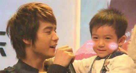 丁程鑫和贺峻霖跳舞时代少年团,丁程鑫时代少年团贺峻霖唱歌