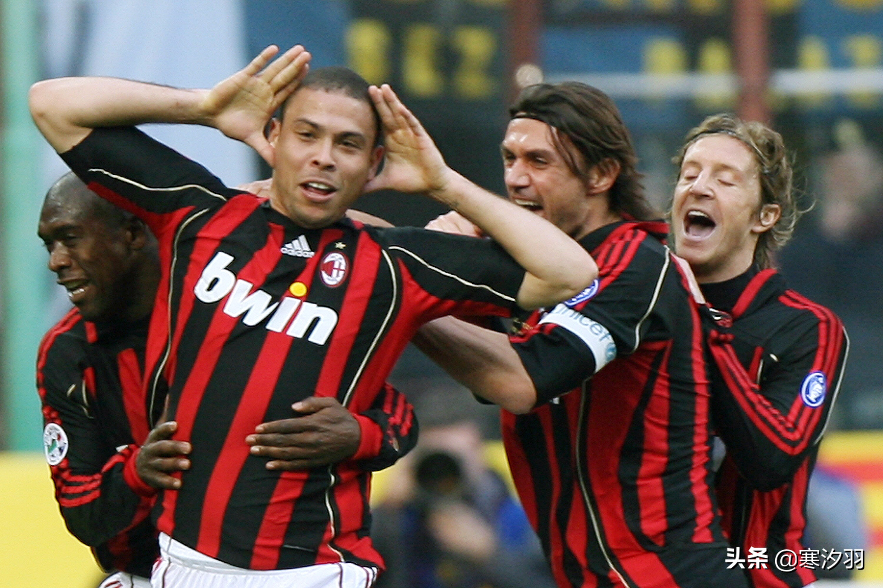 ac米兰99号门将,罗纳尔多2001-2002国际米兰