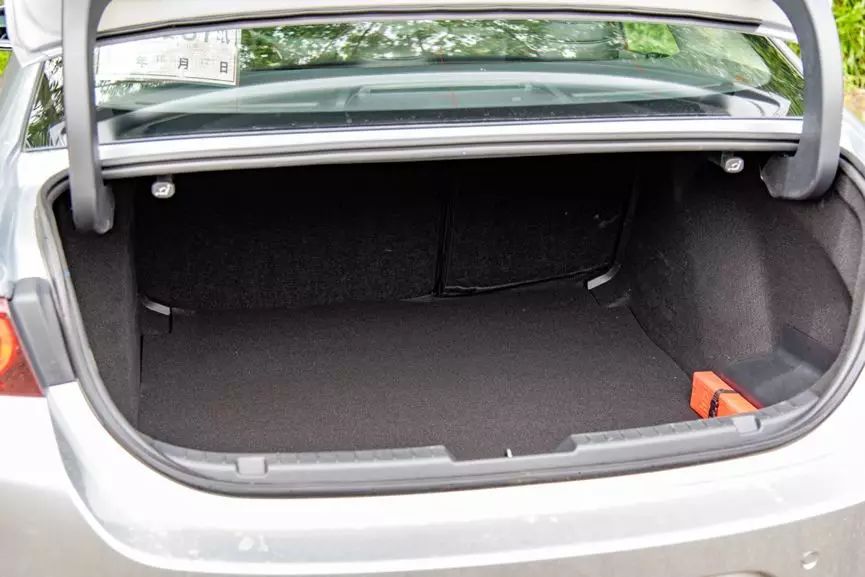 全新马自达3了解一下,全新马自达3买铂钢灰还是幻影银