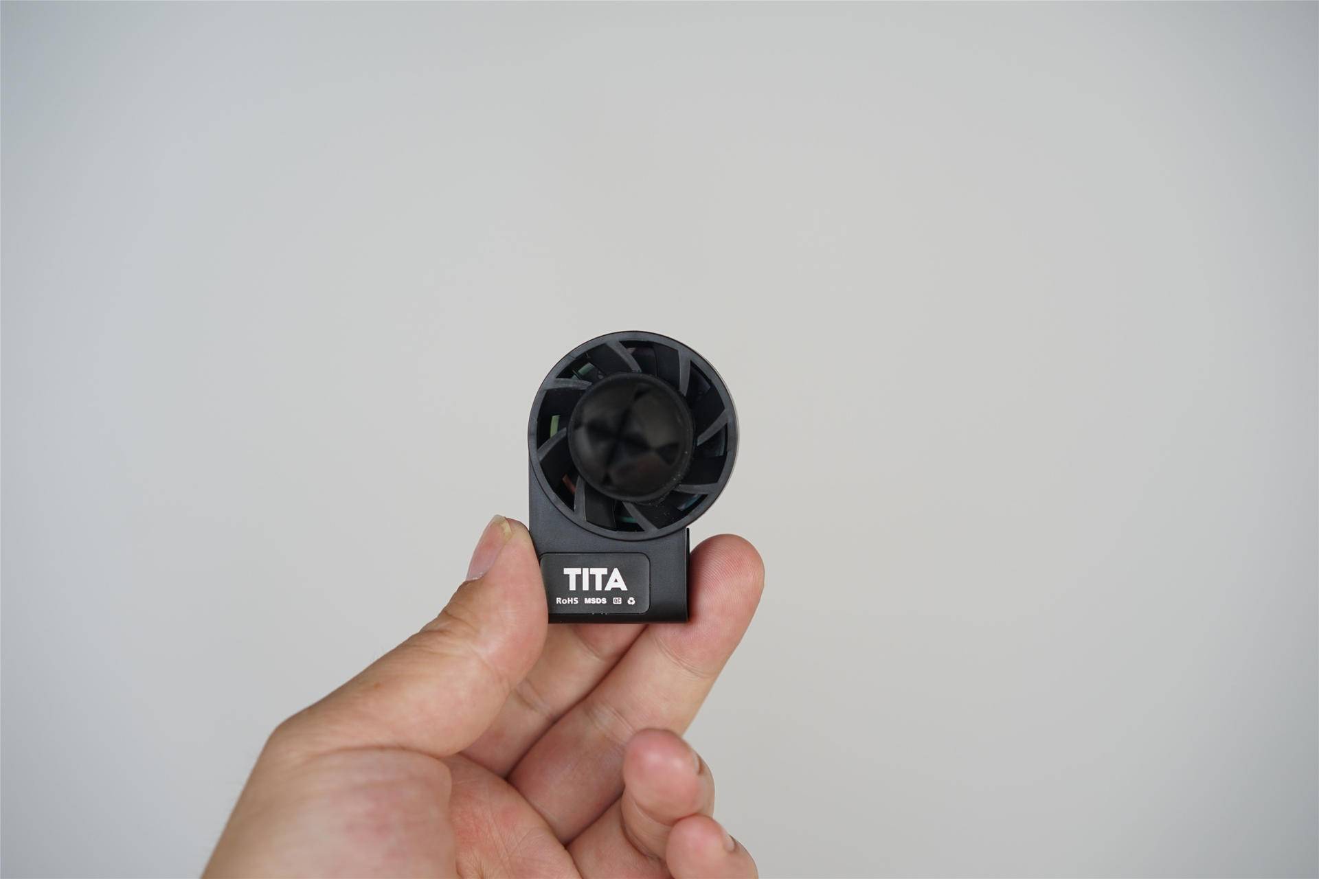 原创首发：安全又有情杯的TITA唱片机车载香薰上手体验