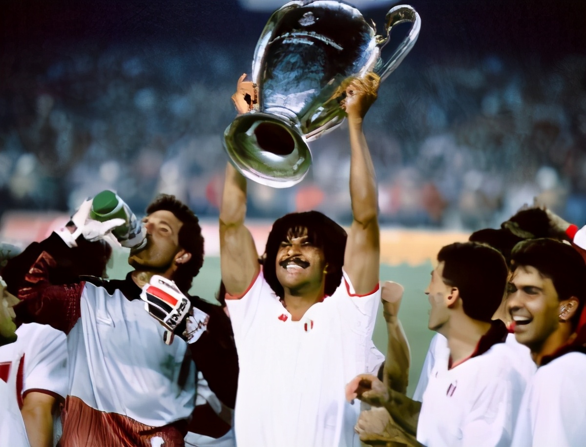 穿十号球衣的球星有哪些,身披20号球衣的足球明星