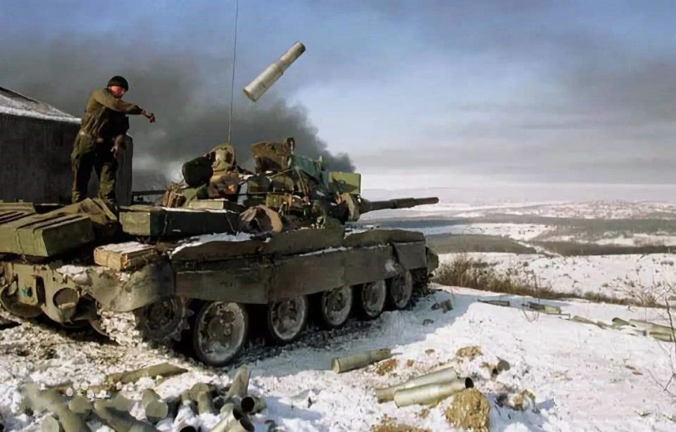 坦克内部怎么上厕所,坦克兵上厕所