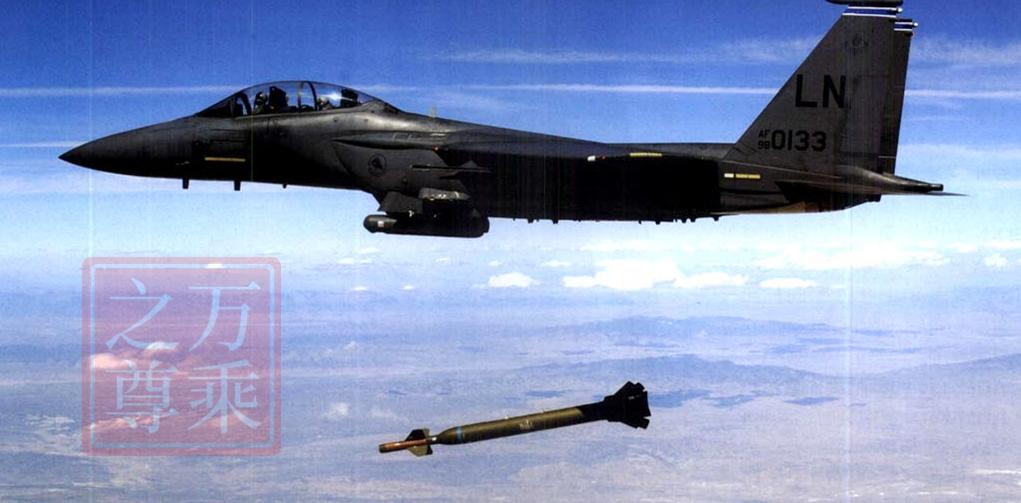 曾落后40年，曾被轰炸过，今天的中美空军制导*弹炸**装备水平对比