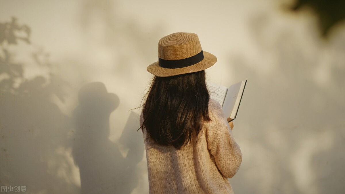 极简生活1年9套衣服,极简生活断舍离少买衣服