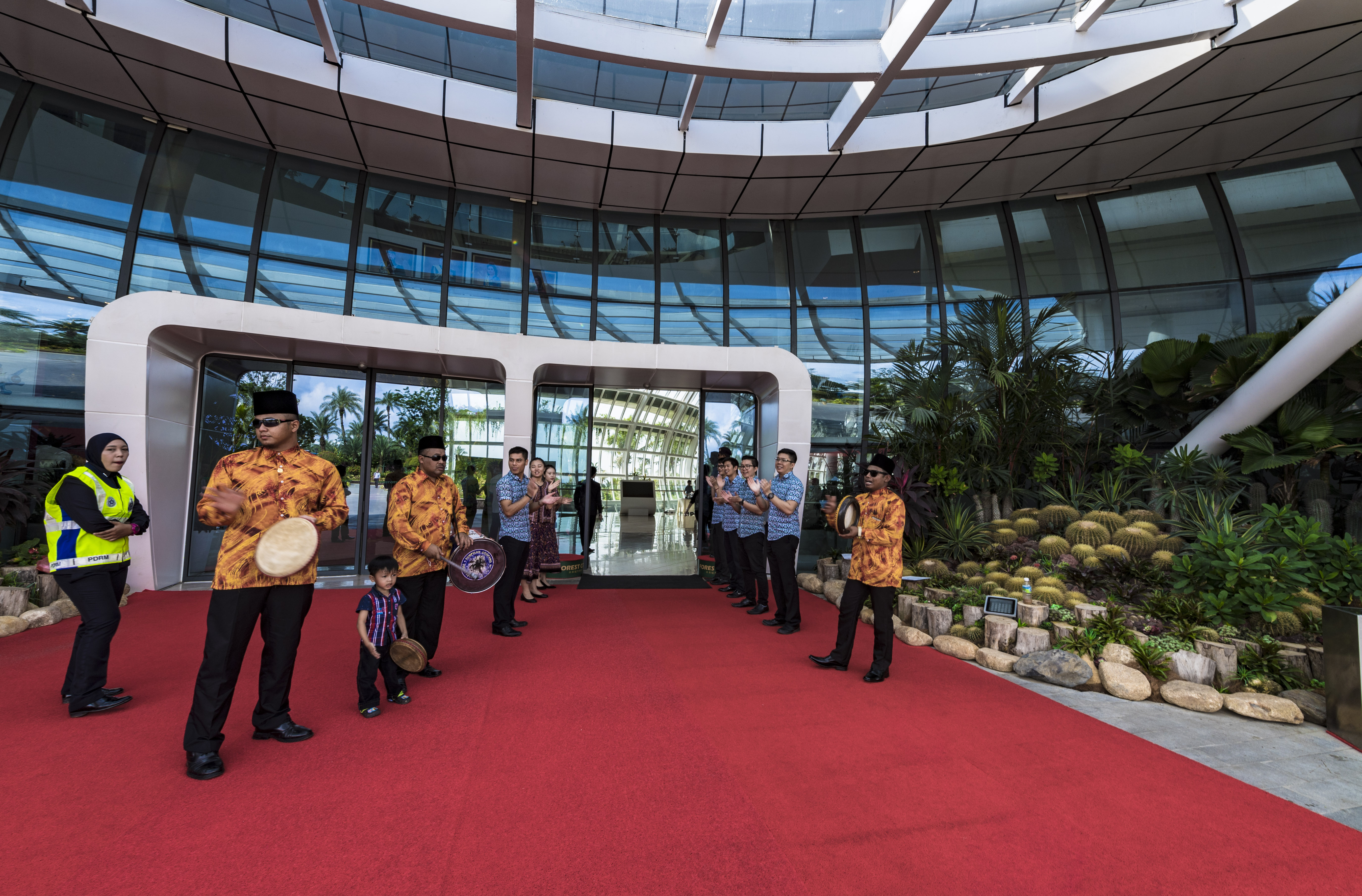 马来西亚新山和新加坡隔岸相望,马来西亚和新加坡只有一桥之隔