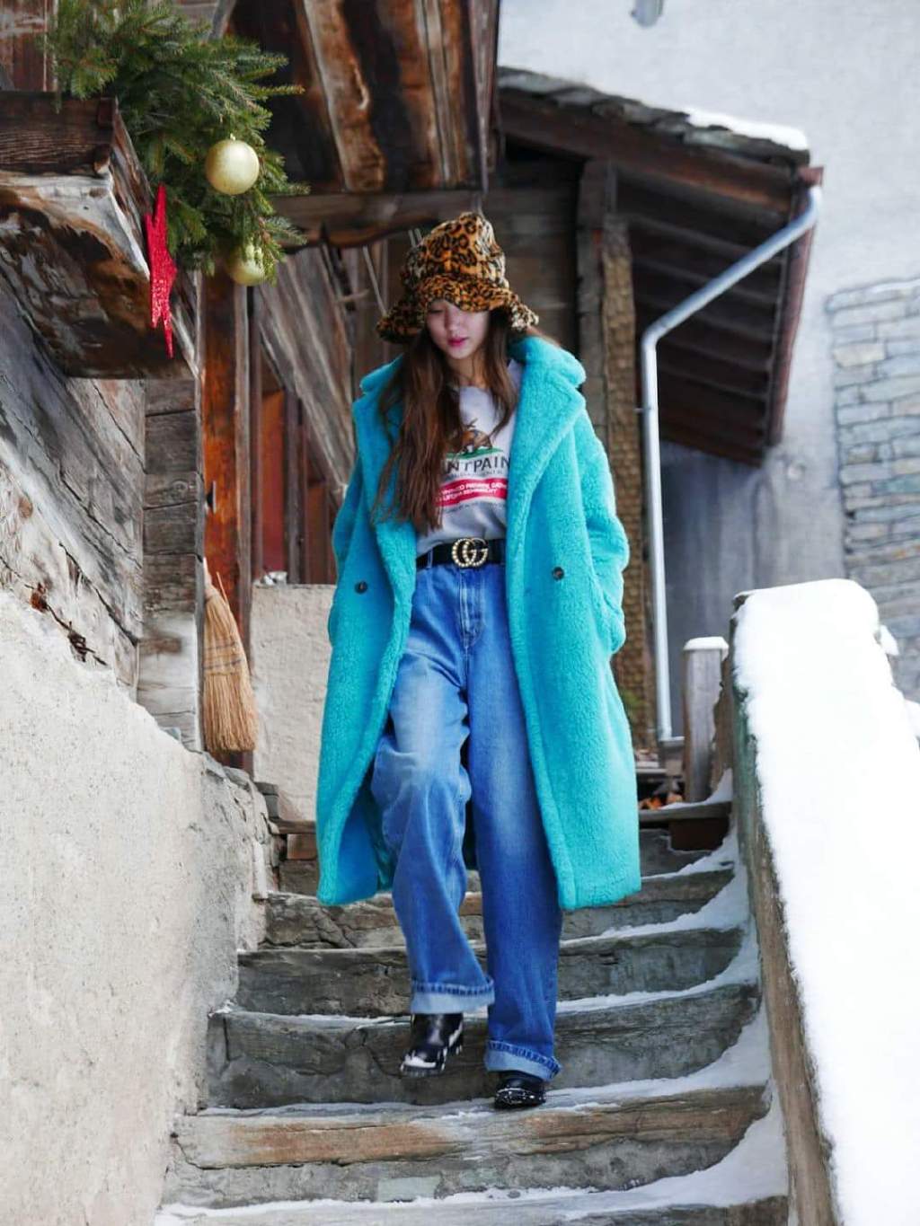 泰国中泰混血女明星图片,泰国一女子撞脸迪丽热巴