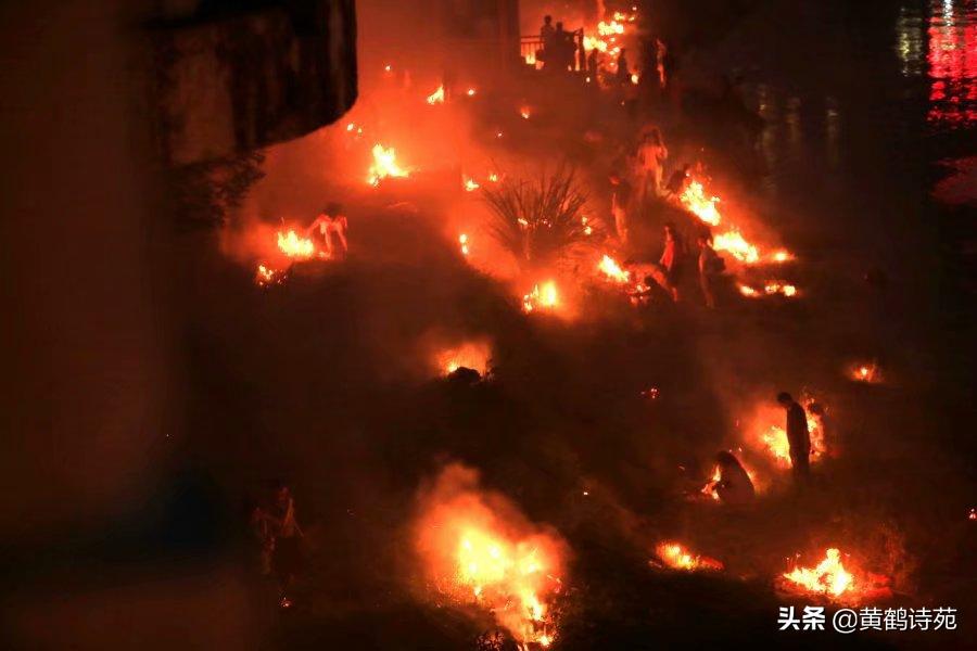 梧桐《喝火令》18首：香起白裙飘逸，邀请对下句？