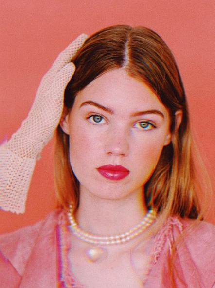 哪种人适合披头发,披发好看还是扎发好