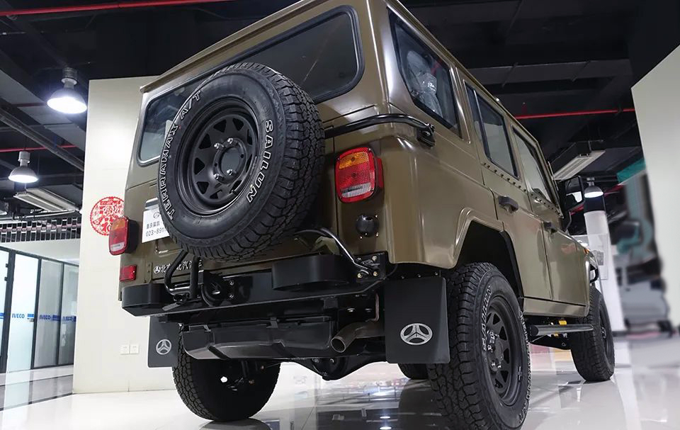 新版北京212车近照,北京212谍照