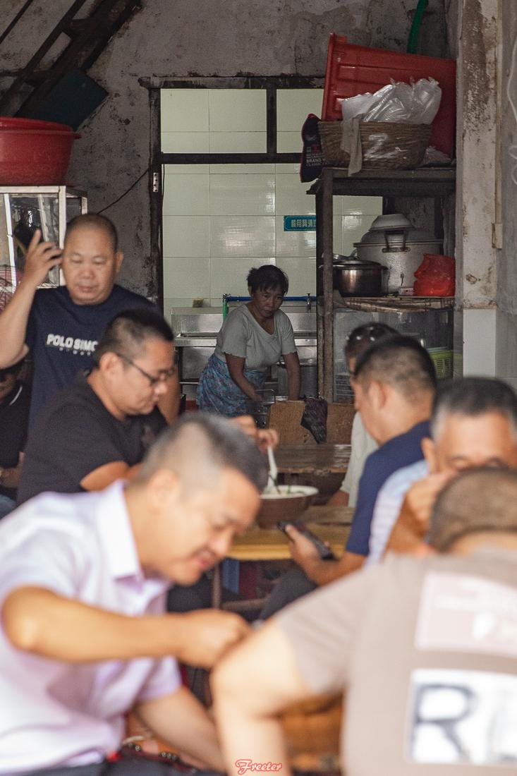 西门老街19元一碗的牛肉海鲜面，虽贵但好吃到勾魂