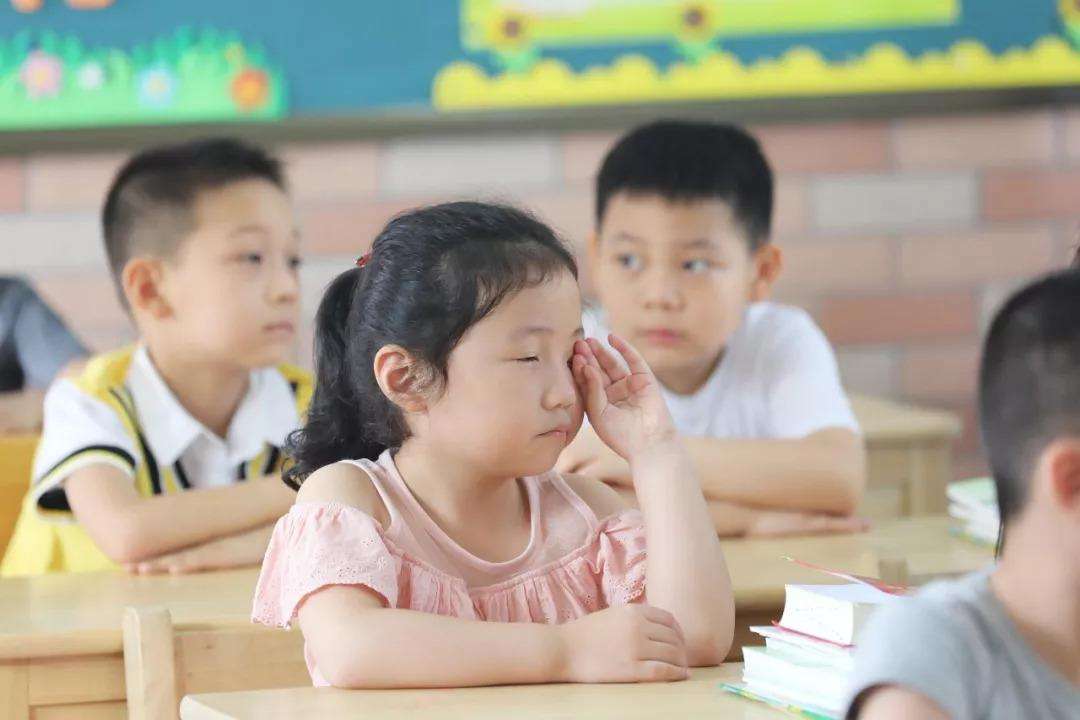 孩子学习犯困最有效的解决方法,春天孩子上课犯困怎么办