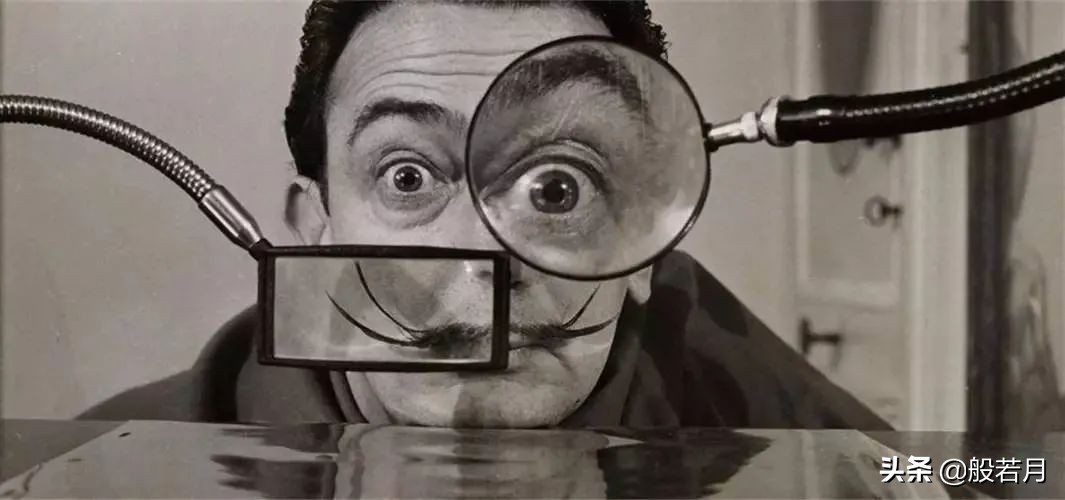 机关重重的珠宝里，除了爱情，还有毒药和刺杀