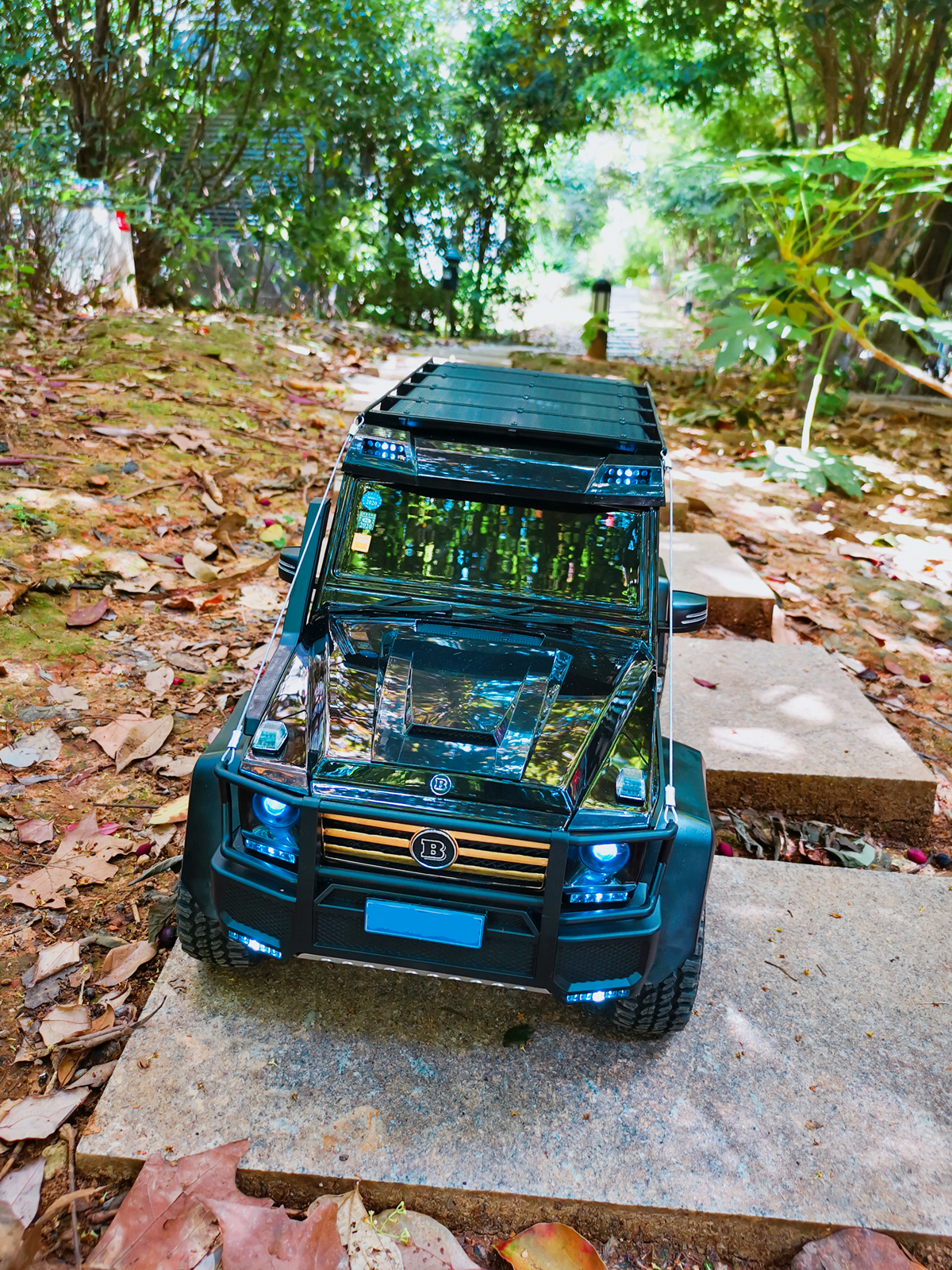 仿真攀爬车攀爬挑战,仿真攀爬车爬土坡