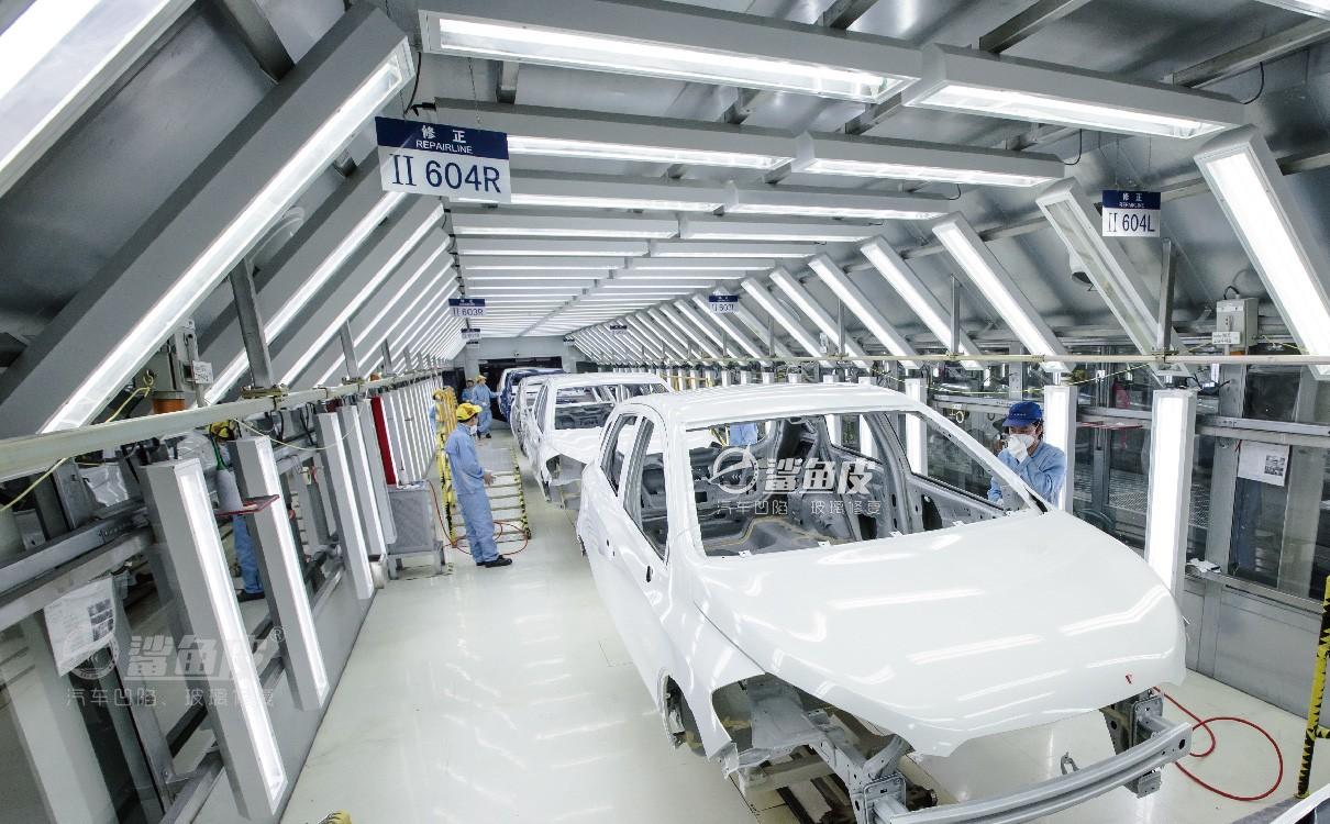 鲨鱼皮凹陷修复和钣金喷漆哪个好?