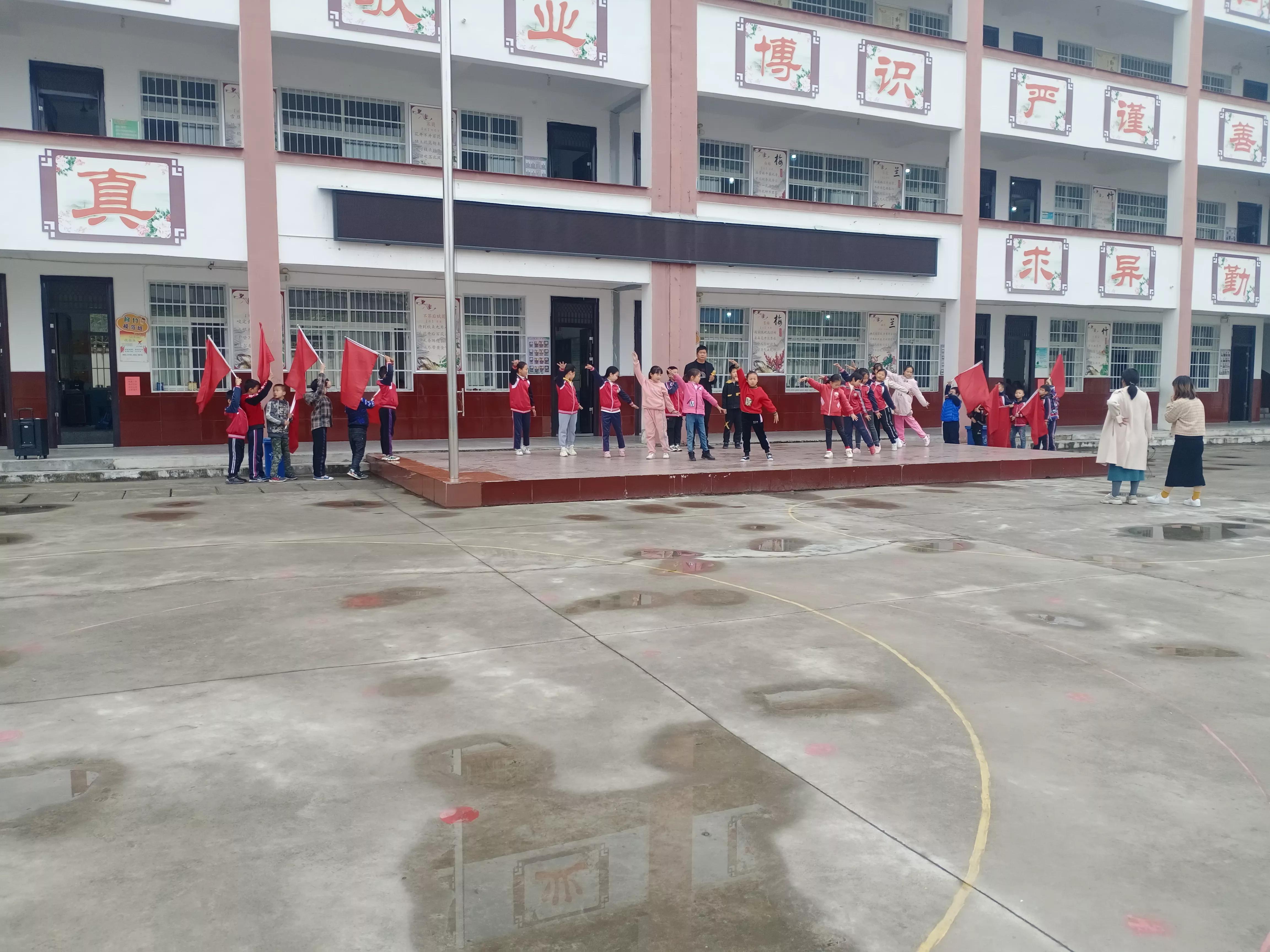 寺湾二小德育花开，香满校园