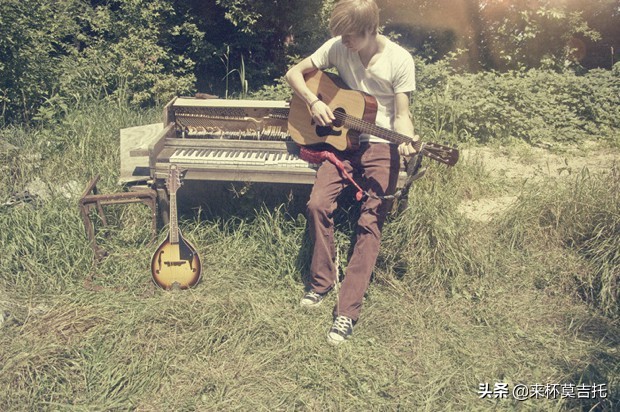 新手入门吉他怎么选择,初学吉他如何选琴视频