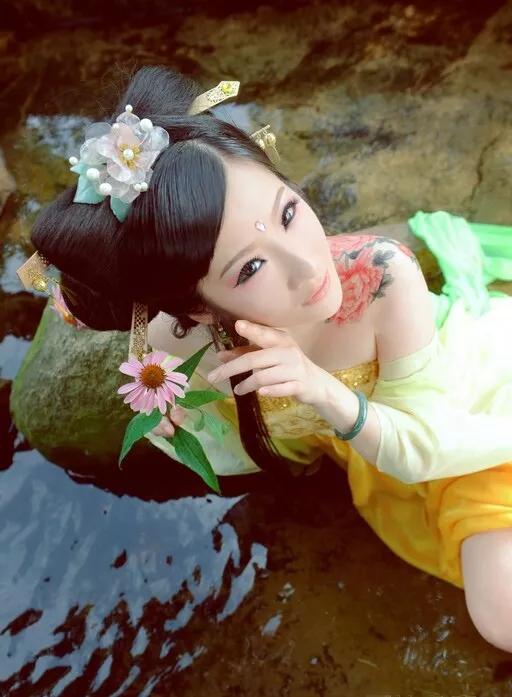 诗经月出的赏析,诗经赏析