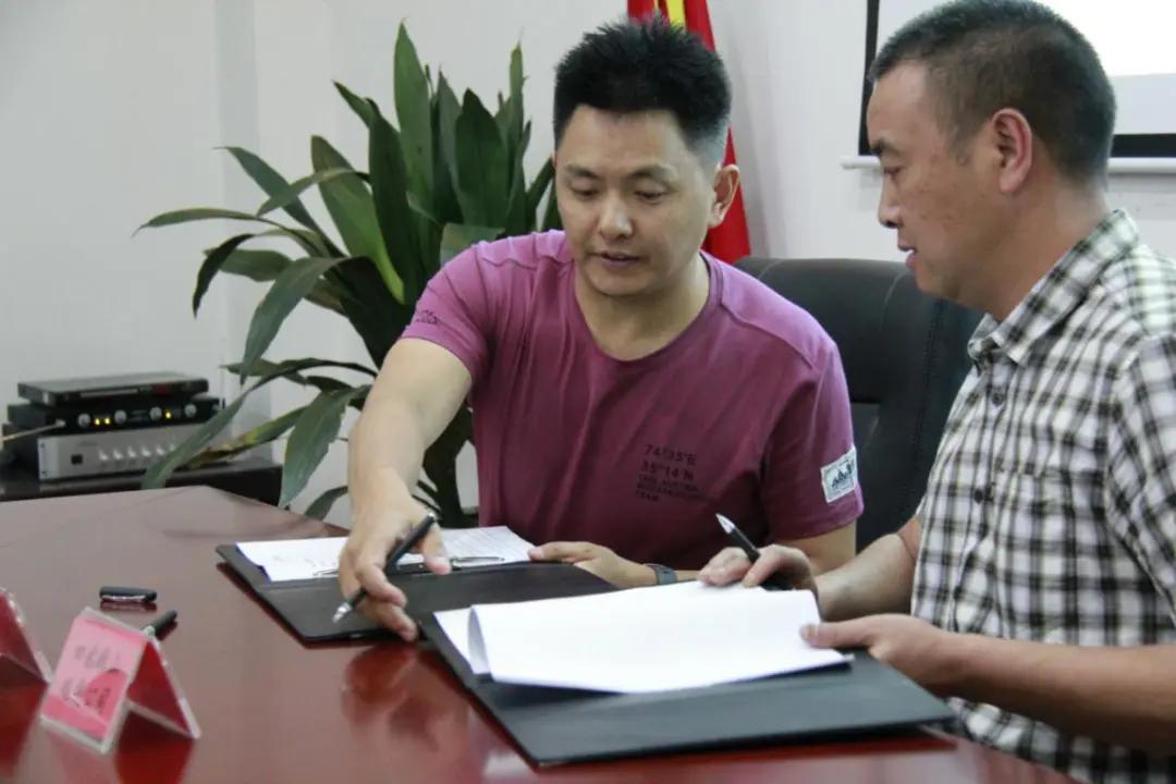 共同谱写成渝双城志，阿坝登协、阿坝大九旅集团、重庆登协互相达成战略合作