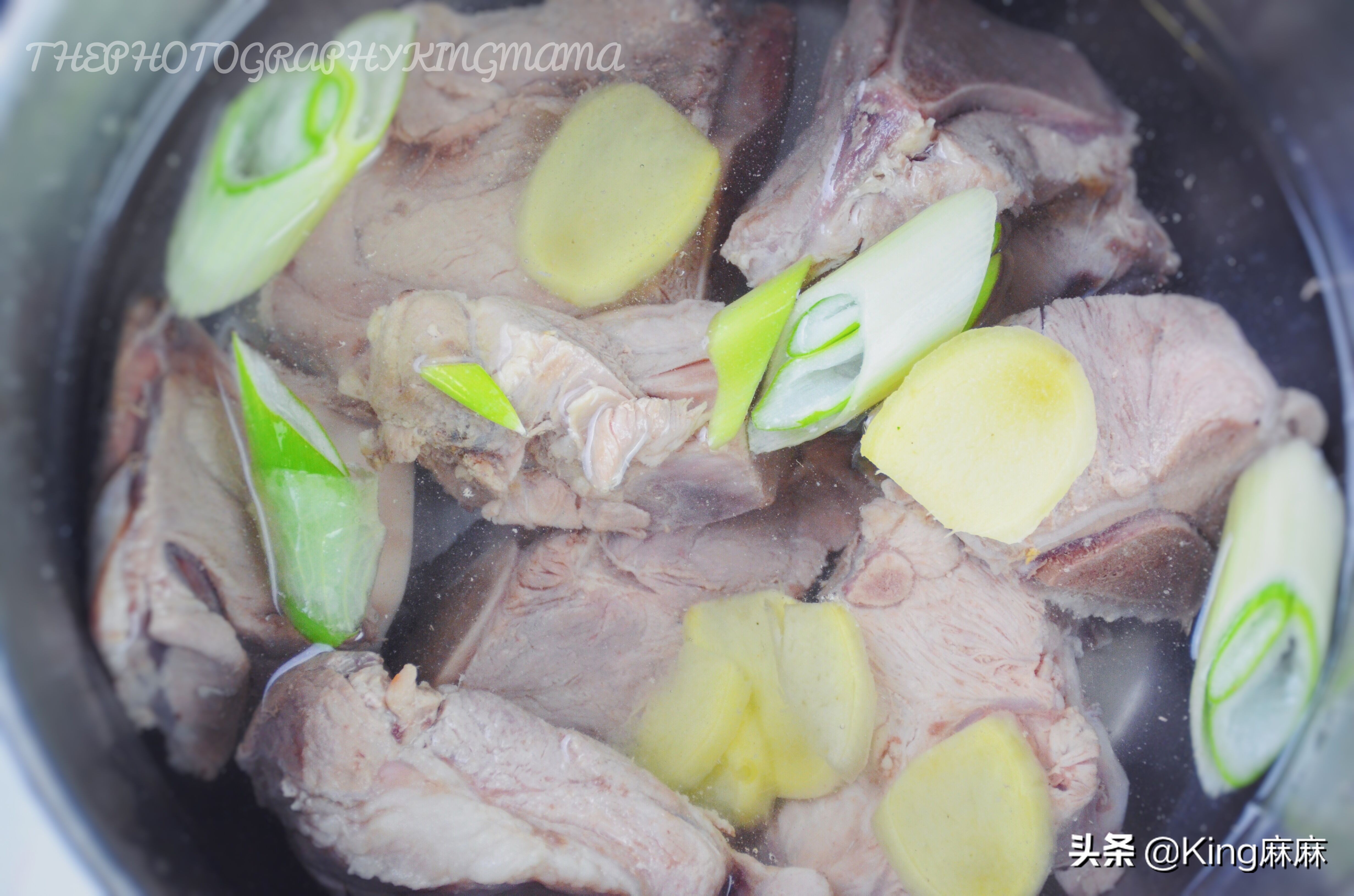 炖猪肉大骨头软烂不柴的秘方,猪肉炖得又柴又硬怎么补救