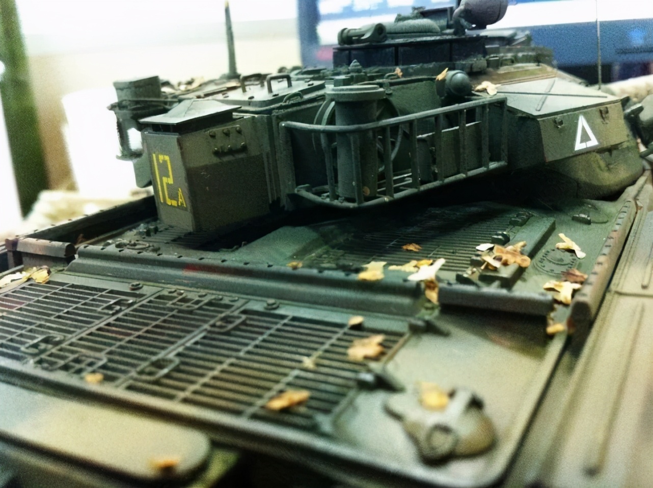 如何做逼真的坦克,怎么做坦克模型不要遥控