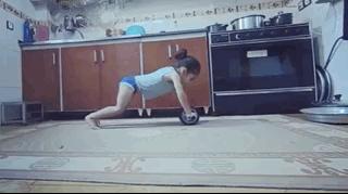 伊朗足球神童腹肌,6岁伊朗腹肌小男孩