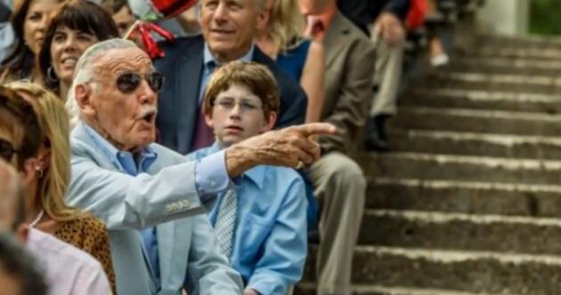 斯坦李老爷子在漫威里客串镜头,送别斯坦李漫威之父的客串合集