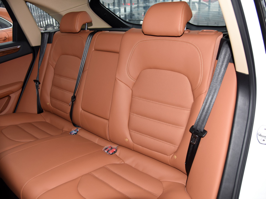 众泰sr9变速箱怎么匹配,众泰rs9左后门板怎么拆