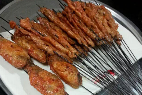 女生长胡子不好看怎么去掉,女生长小胡子的正确消除方法不刮